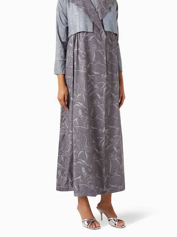 3-piece Bloom Abaya Set in Jacquard-
