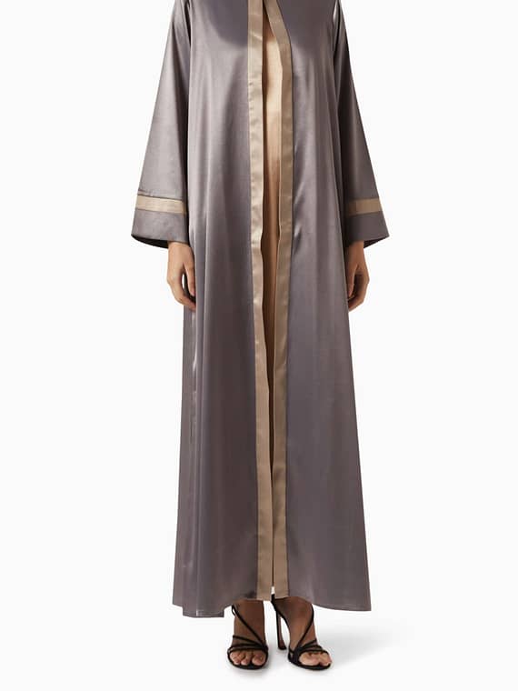 Embellished Abaya Set in Satin-