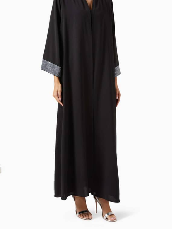Embellished-sleeve Abaya in Crepe-