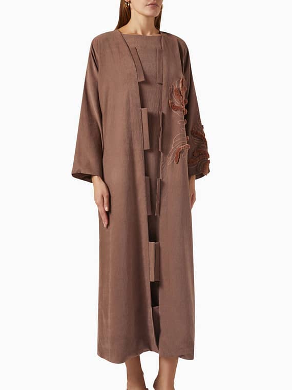 Terry Floral-embroidered Abaya in Crepe-