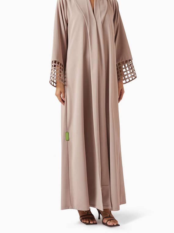 Zainah Shawl Collar Abaya in Polycrepe-
