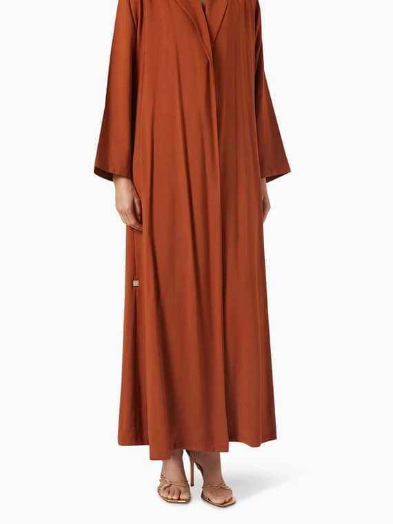Zainah-cut Abaya in Crushed-cotton-