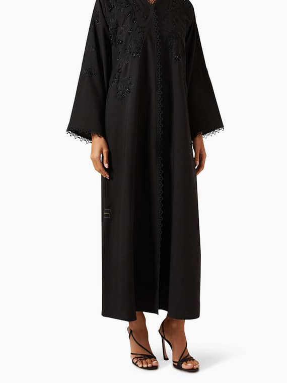 Embellished Abaya in Crepe-
