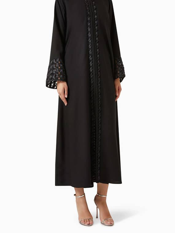 Knot-embroidered Abaya in Nada-