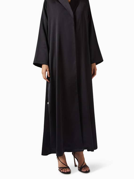 Zainah-cut Abaya in Taffeta-
